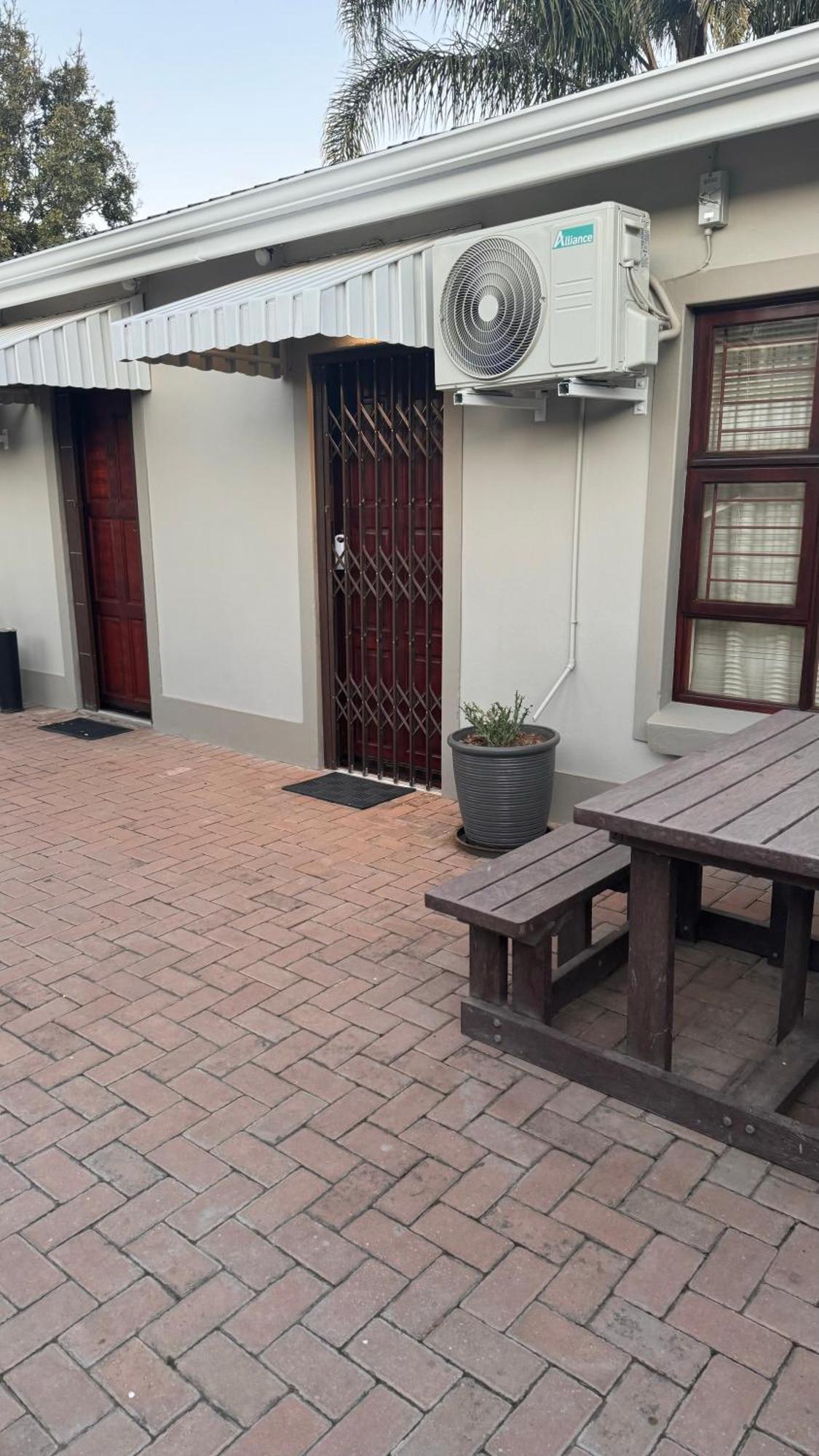 Upper Room Guesthouse Kirkwood Экстерьер фото